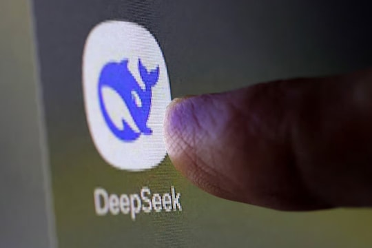 Microsoft và quan chức AI ở Nhà Trắng nghi DeepSeek thu thập trái phép dữ liệu của OpenAI