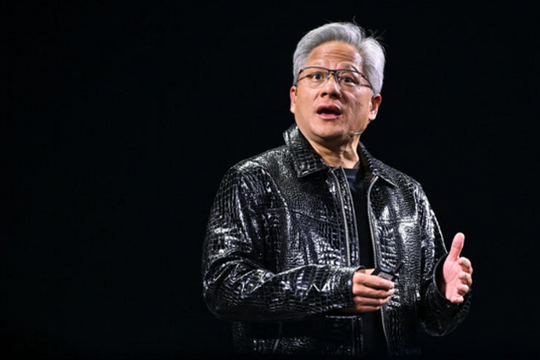 CEO Nvidia khuyên mỗi người nên có một 'gia sư AI'