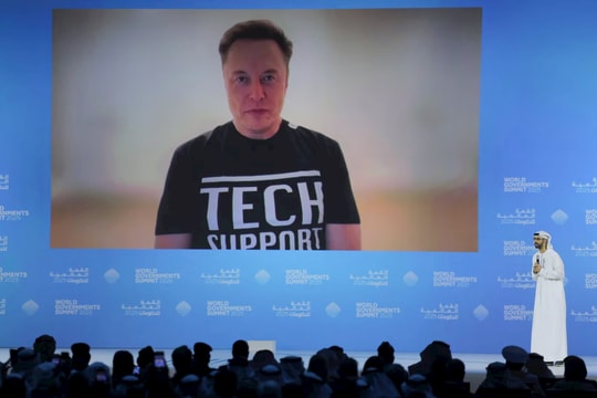 Elon Musk: Grok 3 vượt trội tất cả chatbot, chi tiêu của chính phủ Mỹ có thể giảm ít nhất 1.000 tỉ USD