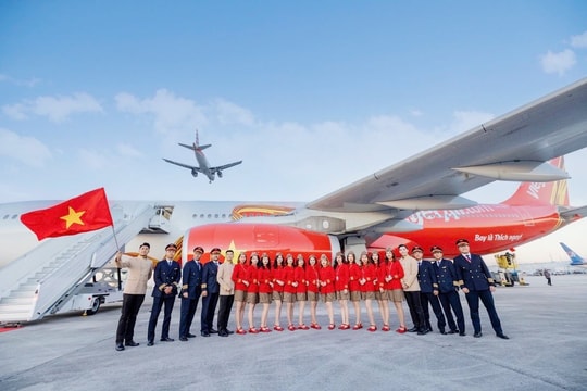 Tối ưu kết hợp con người và công nghệ, VietJet nhận cùng lúc ba giải thưởng nhân sự quốc tế