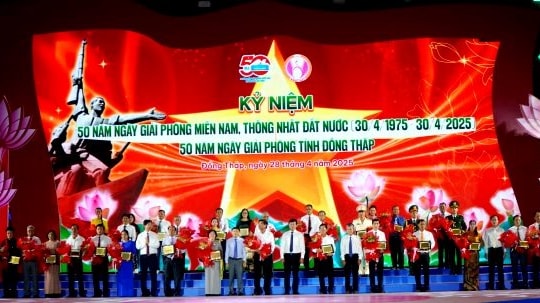 Đồng Tháp long trọng tổ chức kỷ niệm 50 năm thống nhất đất nước