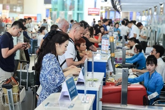 Sân bay tăng cường ứng dụng công nghệ dịp cao điểm 30.4