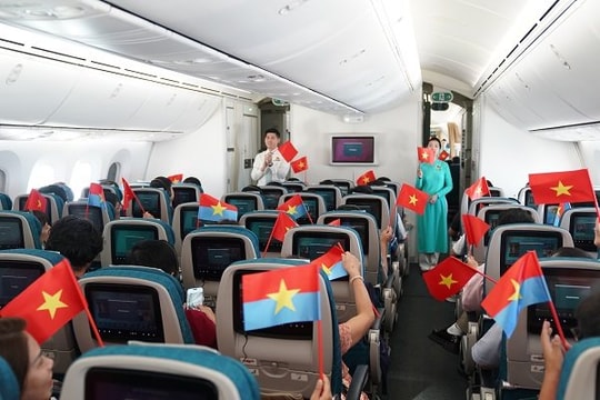 Những chuyến bay, đoàn tàu đặc biệt trong ngày hội Thống nhất non sông