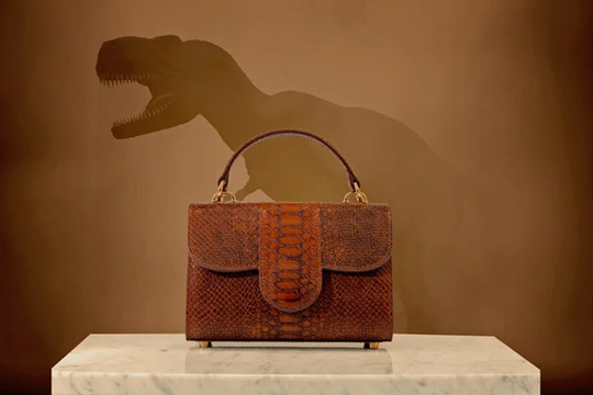 Thực hư chuyện sản xuất túi da khủng long T-Rex: Đột phá công nghệ hay chiêu trò quảng cáo?