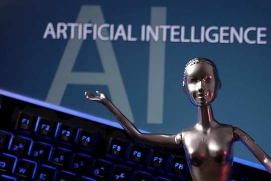 AI đang phân kỳ: Chatbot toàn năng hay hàng triệu tác tử chuyên biệt?