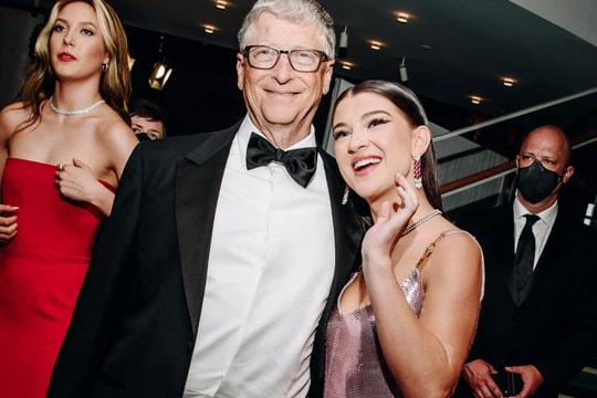Con gái út dạy Bill Gates cách hòa nhập xã hội