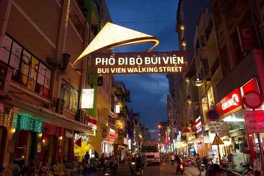 Tìm chỗ chơi sau 22 giờ: Khoảng trống kinh tế đêm tại Việt Nam