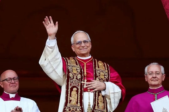Vatican có tân Giáo hoàng, là người Mỹ đầu tiên trong lịch sử