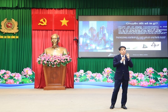 Phổ cập kiến thức về chuyển đổi số và ứng dụng AI cho cán bộ chiến sĩ Công an tỉnh Đồng Nai
