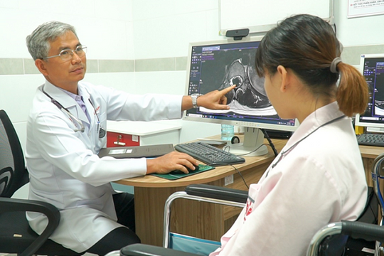 Hành trình 2 thập kỷ tìm ra bệnh lạ và cái kết bất ngờ với cô gái ở Kiên Giang