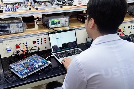 Chương trình đào tạo về vi mạch bán dẫn có gì đặc biệt?