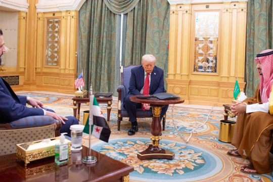 Ông Trump gặp nhà lãnh đạo Syria bị Mỹ truy nã