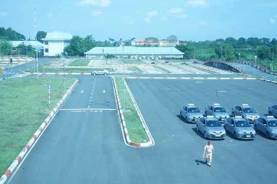 Ngày đầu Công an tỉnh Đồng Nai tổ chức thi sát hạch cấp giấy phép lái xe