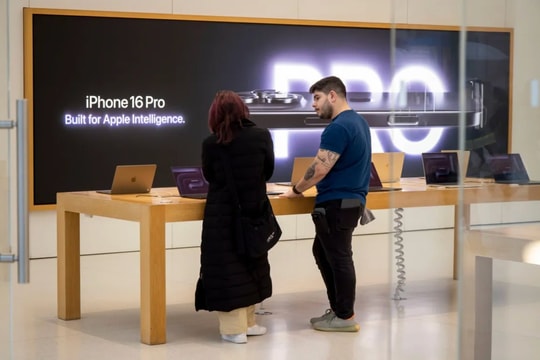 Apple định ra mắt kính thông minh vào năm 2026 cùng iPhone dạng gập, từ bỏ đồng hồ có camera