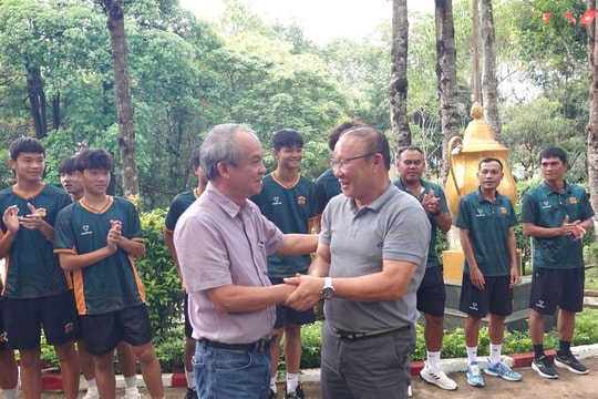 'Cuộc tình' thủy chung của ông Park Hang-seo - bầu Đức