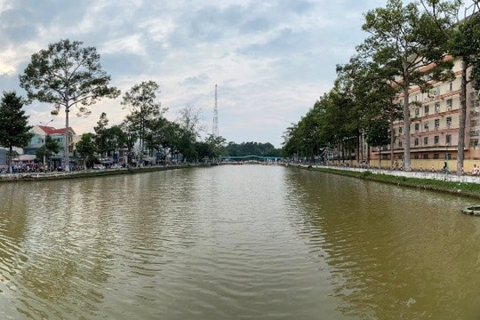 Đâu rồi “thơ mộng” hồ Nguyễn Du