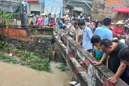 Tìm thấy thi thể bé gái bị nước cuốn trôi trong cơn mưa lớn tại Đồng Nai