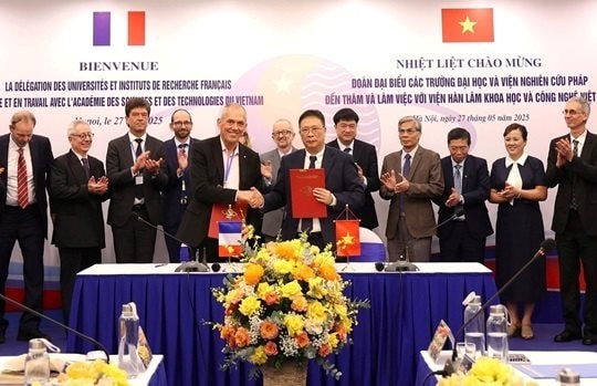Việt - Pháp tăng cường hợp tác giáo dục, khoa học công nghệ