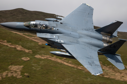 Mỹ tái cấu trúc phi đội tiêm kích F-15 bằng F-35