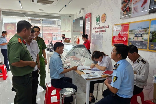 Sóc Trăng đề nghị Hậu Giang phối hợp xác minh thông tin 'cửa hàng bán thịt heo bệnh'