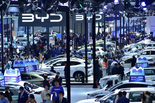 BYD châm ngòi cuộc chiến giá, gây mối lo ngành ô tô điện khủng hoảng thanh khoản như Evergrande