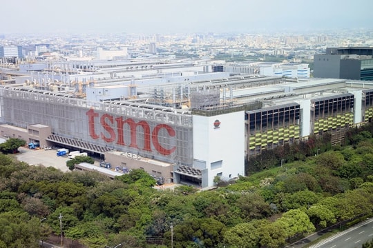 Dù tình hình thế giới phức tạp, TSMC lạc quan khi nhu cầu AI tăng mạnh