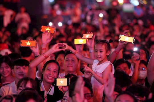 Hùng tráng gala âm nhạc 'Vinh quang Công an nhân dân Việt Nam'