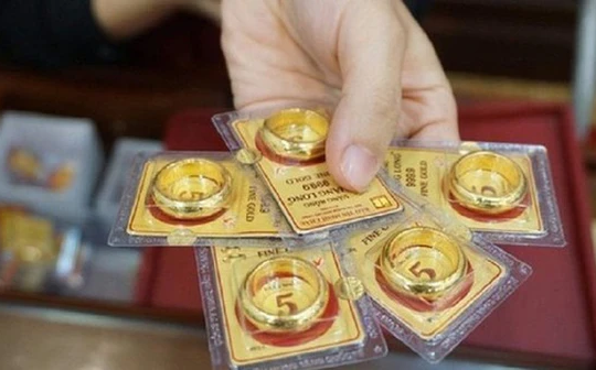 Lừa đảo mua bán vàng nở rộ, khách hàng cần chú ý để tránh bị 'sập bẫy'