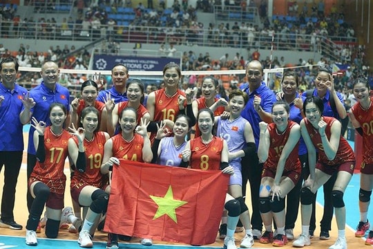 Bóng chuyền nữ Việt Nam: Còn hơn cả cú hat-trick