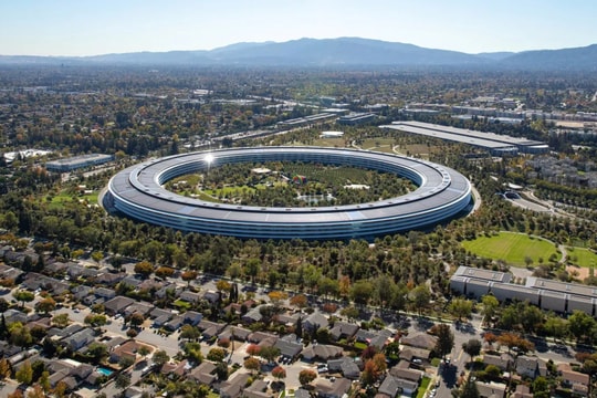 Từng bỏ qua Tesla và Netflix, Apple nên mua Mistral hay Perplexity để vươn lên ở cuộc đua AI