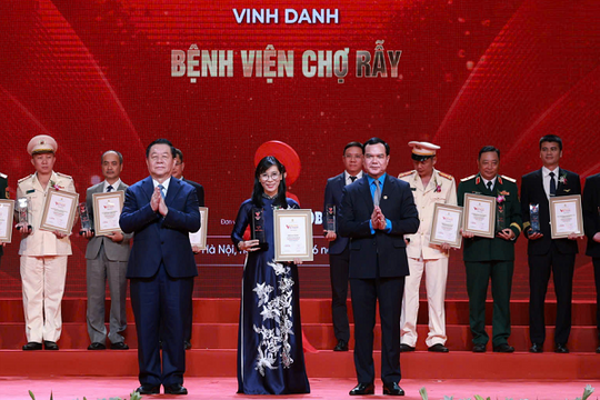 Bệnh viện Chợ Rẫy được vinh danh về sự cống hiến