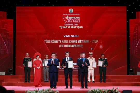 Vietnam Airlines được vinh danh tại chương trình 'Vinh quang Việt Nam 2025'
