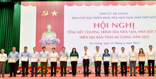 An Giang xây mới, sửa chữa 3.135 căn nhà tạm, nhà dột nát cho người nghèo