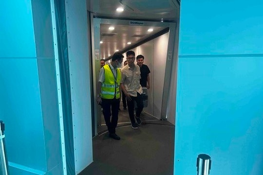 Chuyến bay đặc biệt từ TP.HCM hồi sinh sự sống tới bệnh nhân ở Huế