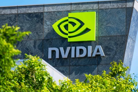 Nvidia tiến gần mốc vốn hóa 4.000 tỉ USD, lớn hơn toàn bộ thị trường chứng khoán Canada + Mexico