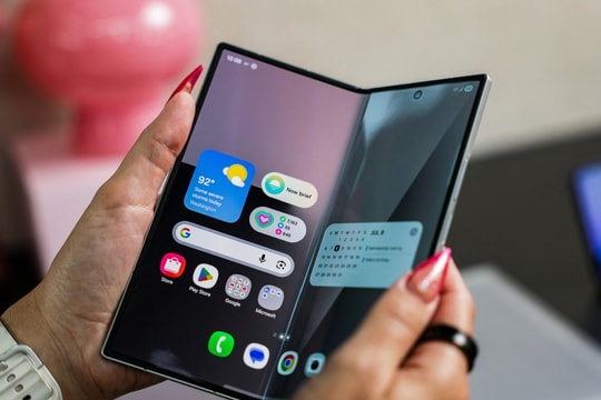Canh bạc của Samsung với smartphone gập siêu mỏng Galaxy Z Fold 7