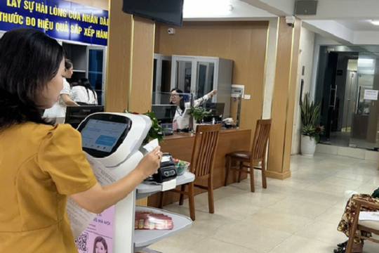 Hà Nội đã có phường đưa robot AI vào giải quyết thủ tục hành chính