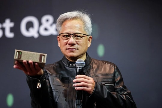 CEO Nvidia: ‘Quân đội Trung Quốc tránh dùng chip AI Mỹ để nâng cao năng lực do rủi ro tiềm ẩn’