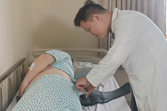 Cô gái 23 tuổi ở TP.HCM suýt bị liệt vì biến chứng thoát vị đĩa đệm