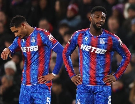 Crystal Palace lỡ vé dự Europa League vì không biết cách dùng email