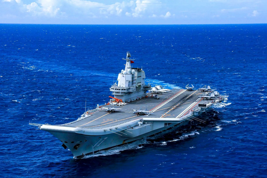 Tàu sân bay Trung Quốc có đủ sức đối trọng với 'pháo đài nổi' hạt nhân của Mỹ?