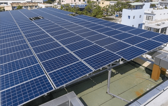 Tiêu thụ điện cao kỷ lục, ngành điện khuyến khích dân lắp pin mặt trời mái nhà