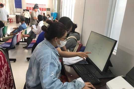 Người dân chỉ cần ngồi ở nhà quét mã QR Code để chờ làm thủ tục hành chính
