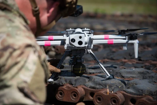 Lục quân Mỹ tung video lần đầu thử drone thả lựu đạn