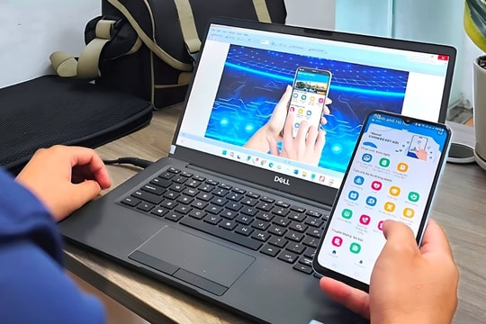 Hà Nội khuyên dân nộp hồ sơ online để không bị cò mồi moi tiền