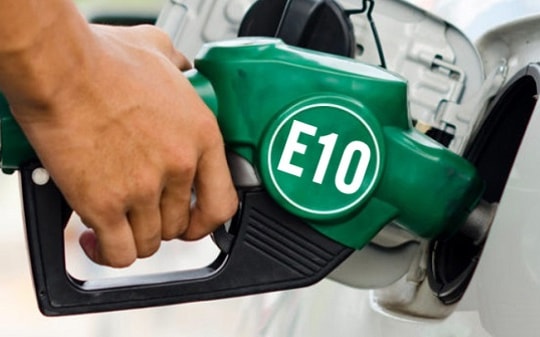 Xăng E10 và động cơ xe cũ: Có đáng phải lo lắng?