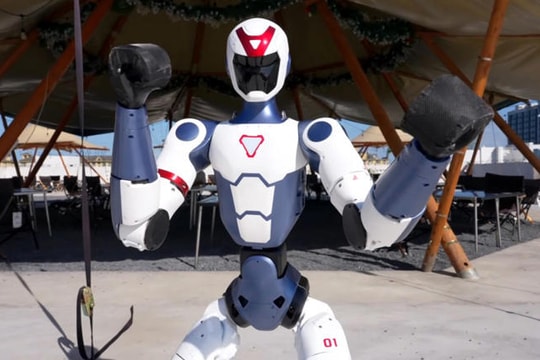 Robot nhào lộn Unitree R1: Đột phá công nghệ robot hình người giá rẻ