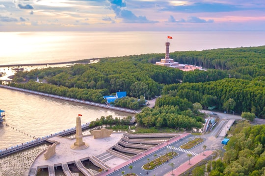 Xem đua cua tại Ngày hội cua Cà Mau lần 2 năm 2025