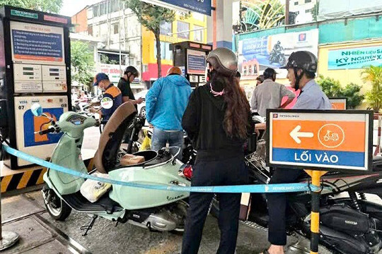 Người dân chờ trải nghiệm xăng E10, hy vọng không bị 'tụt lùi' như E5