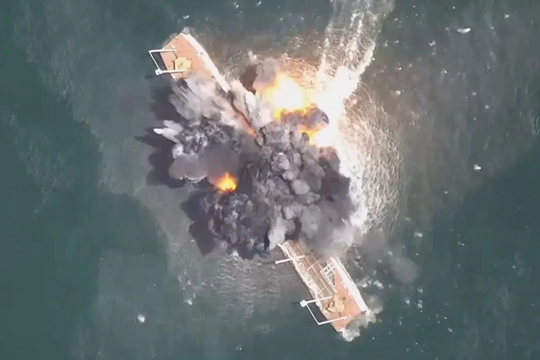 Nga trình diễn USV đánh chìm tàu chiến trong tích tắc trên biển Baltic